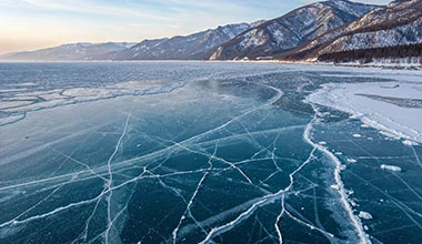 بزرگ ترین و عمیق‌ ترین دریاچه آب شیرین جهان چیست؟